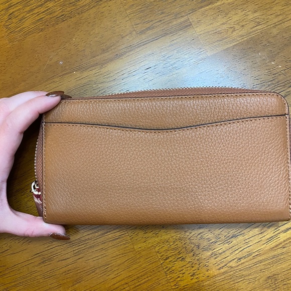 Kate Spade Large Cream Wallet - Picture 5 of 7